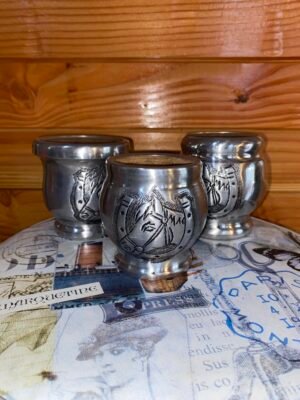 Mate de Algarrobo Forrado en Aluminio Cincelado