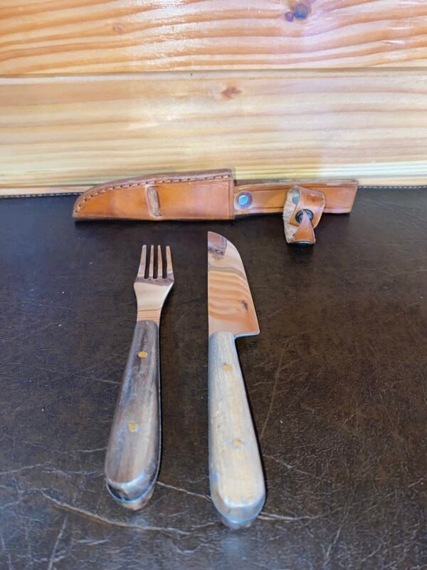 IMG_4625 Set de Cuchillo y Tenedor Asador – Funda de Cuero