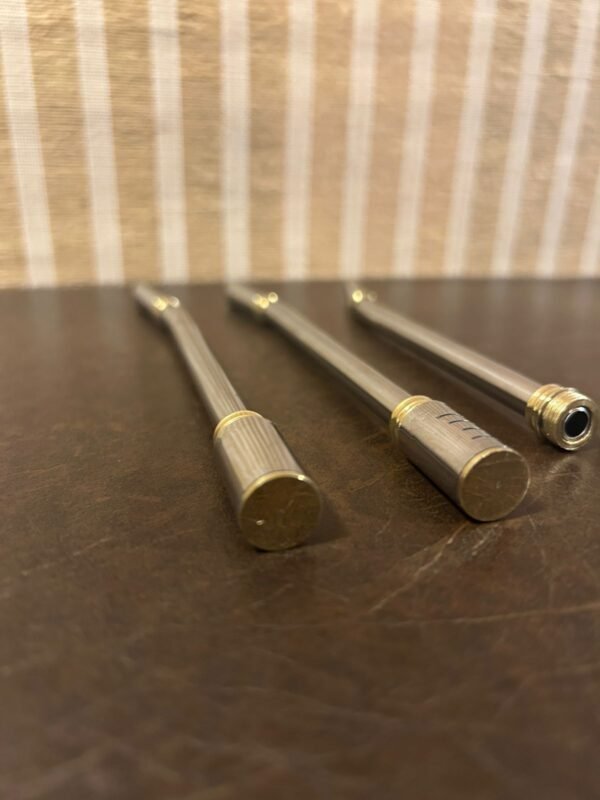 WhatsApp Image 2025-09-02 at 12.15.49 AM Bombilla Tipo Tambor – Acero Inoxidable con Detalles en Bronce