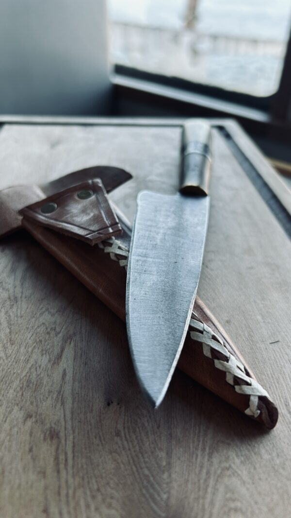 Cuchillo Artesanal c/ Funda de Cuero