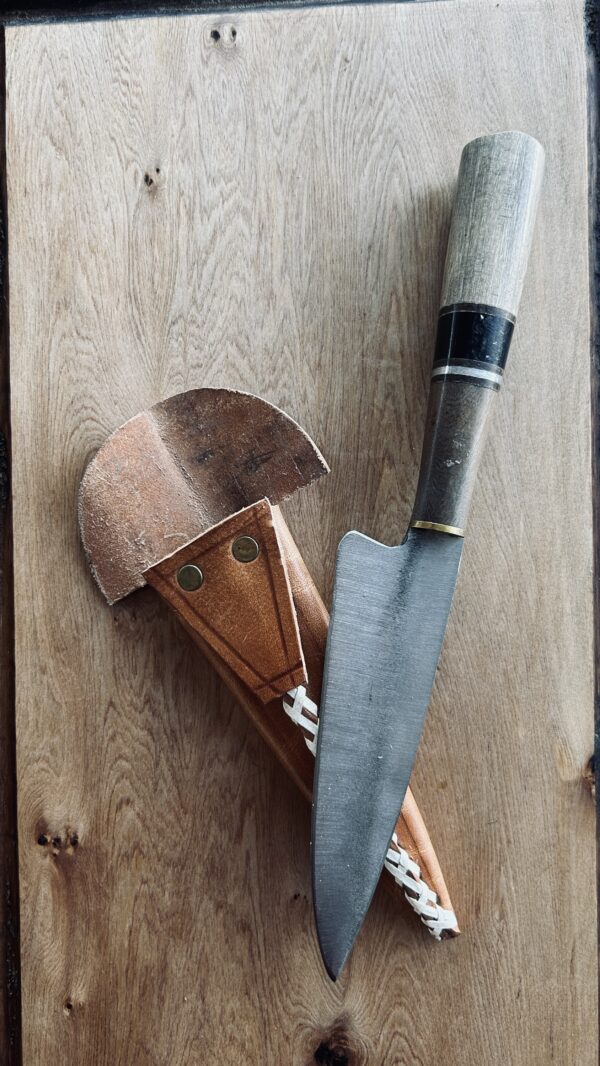 Cuchillo Artesanal c/ Funda de Cuero