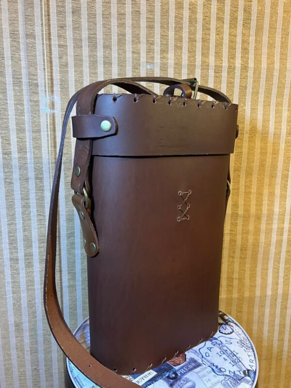 WhatsApp Image 2025-11-01 at 9.36.58 PM Bolso Matero 100% Cuero Suela