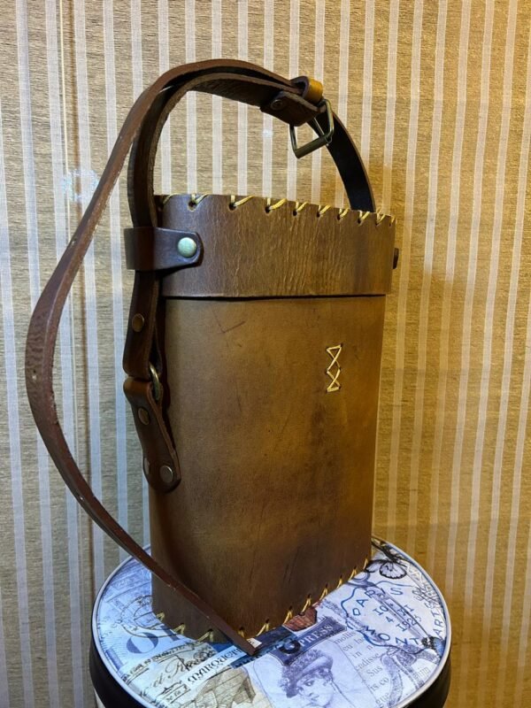 WhatsApp Image 2025-11-01 at 9.36.59 PM Bolso Matero 100% Cuero Suela