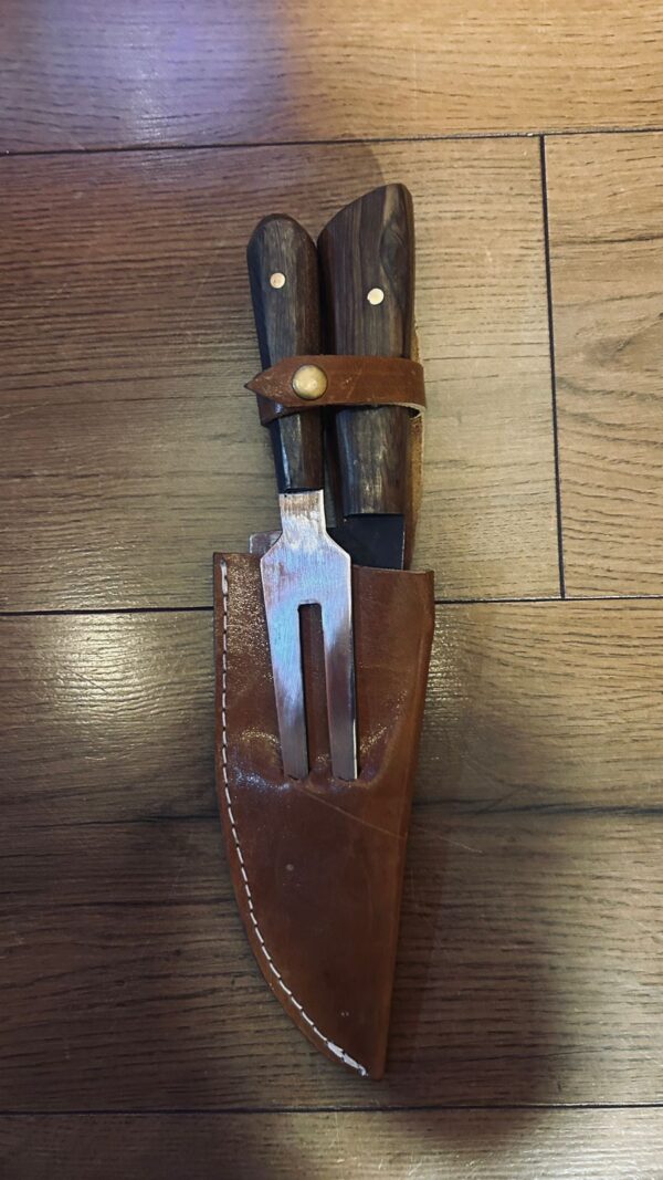 WhatsApp Image 2026-05-28 at 3.50.06 PM Cuchillo Artesanal y Tenedor Trinchante Gaucho