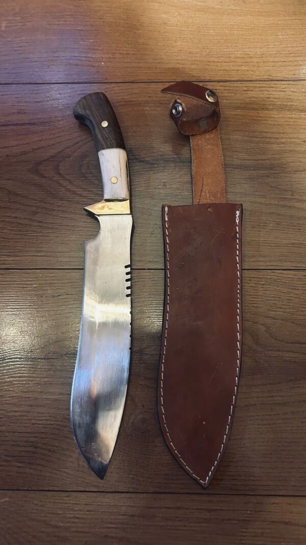Facón Gaucho Artesanal con Funda de Cuero