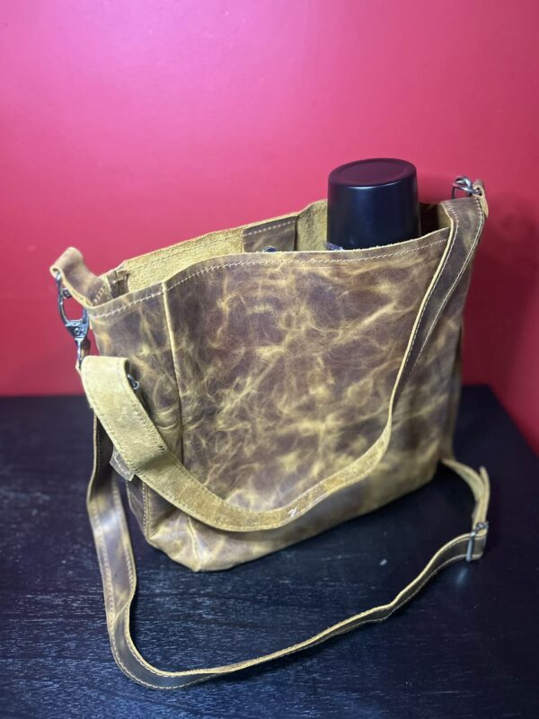 WhatsApp Image 2026-08-19 at 4.28.26 PM Cartera Matera Premium de Cuero