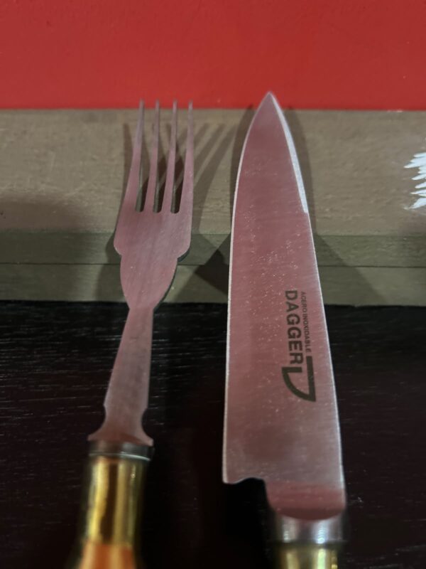 Cuchillo y Tenedor Artesanal – Cacha de Bala Antiaérea