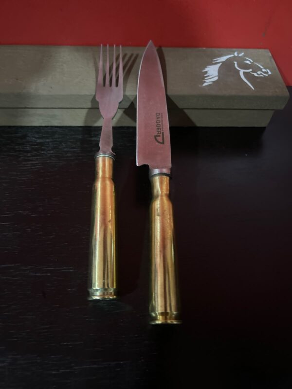 Cuchillo y Tenedor Artesanal – Cacha de Bala Antiaérea